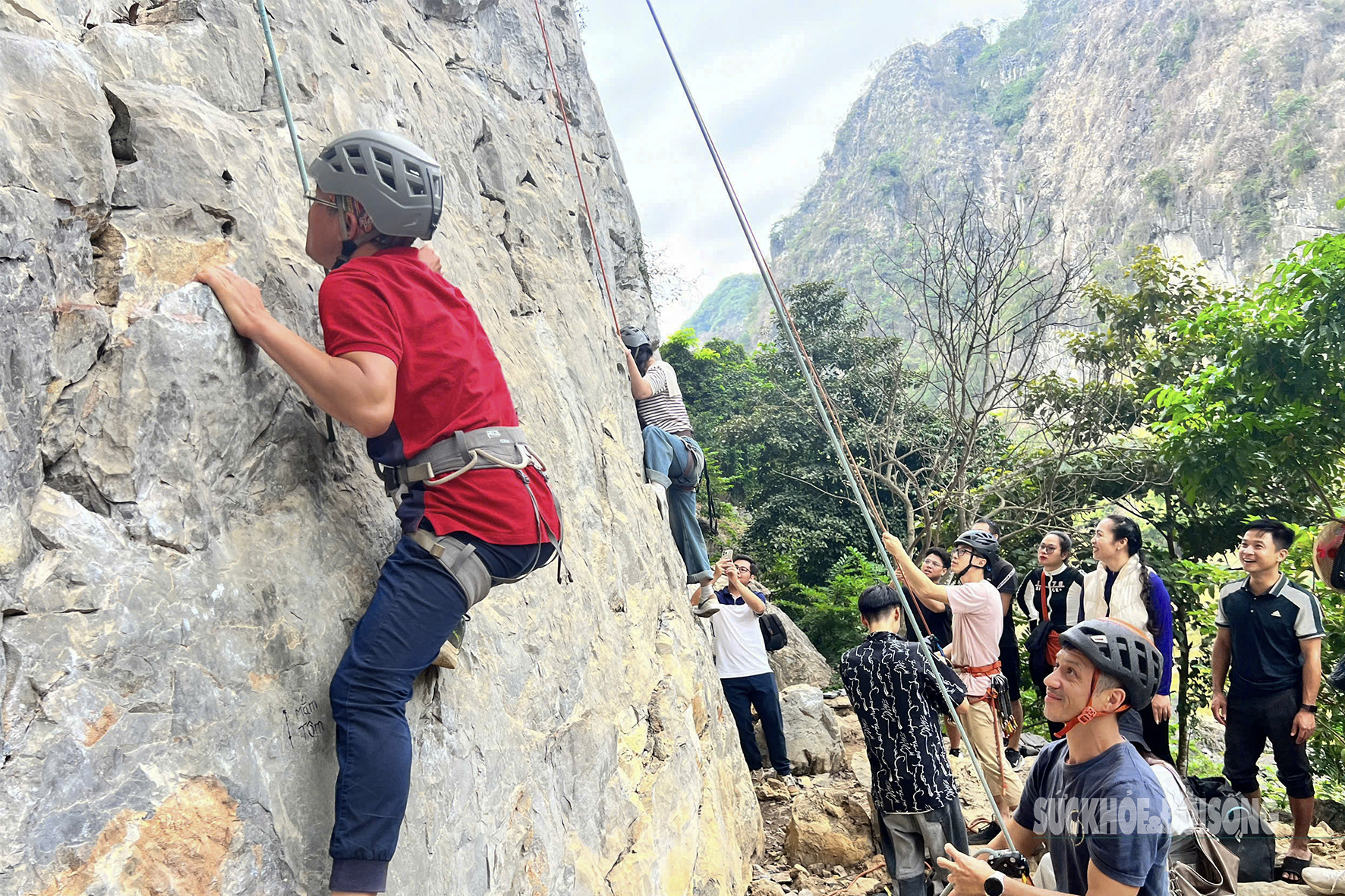 Đến Lạng Sơn trải nghiệm leo núi mạo hiểm- Ảnh 6. Đến Lạng Sơn trải nghiệm leo núi mạo hiểm- Ảnh 6.