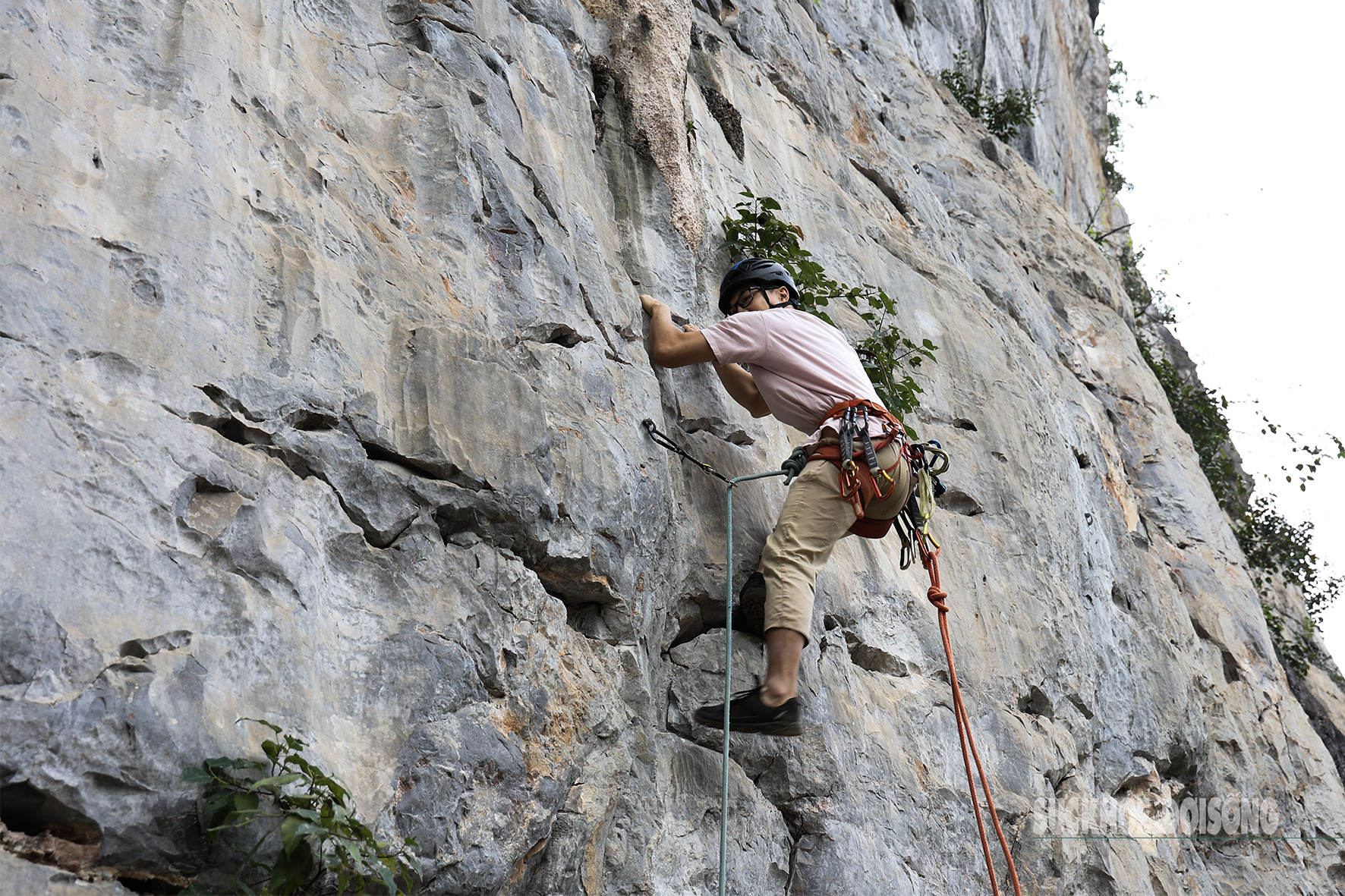 Đến Lạng Sơn trải nghiệm leo núi mạo hiểm- Ảnh 8. Đến Lạng Sơn trải nghiệm leo núi mạo hiểm- Ảnh 8.