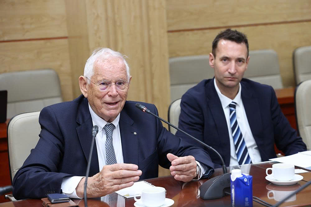 Thứ trưởng Nguyễn Tri Thức tiếp Hiệu trưởng Trường Đại học Khoa học Ứng dụng IMC Krems- Cộng hòa Áo
- Ảnh 3. Thứ trưởng Nguyễn Tri Thức tiếp Hiệu trưởng Trường Đại học Khoa học Ứng dụng IMC Krems- Cộng hòa Áo
- Ảnh 3.