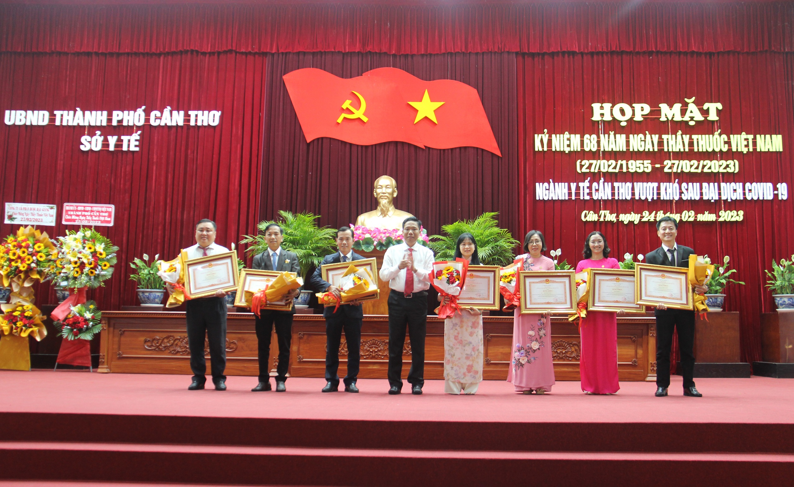 Bác sĩ Phạm Trí Hùng: Người bạn, người anh của bệnh nhân HIV- Ảnh 2. Bác sĩ Phạm Trí Hùng: Người bạn, người anh của bệnh nhân HIV- Ảnh 2.