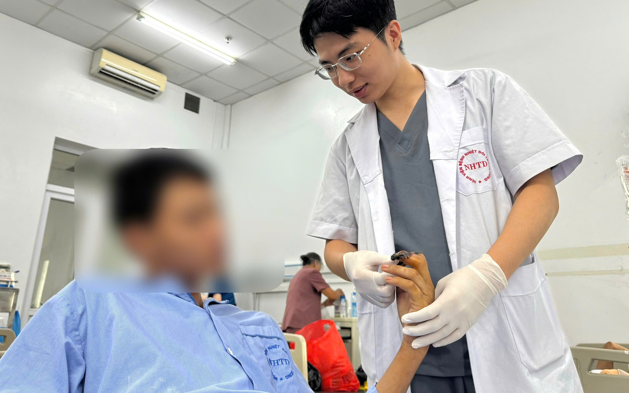 Nam thanh niên mắc Whitmore, áp xe đa tạng- Ảnh 1.