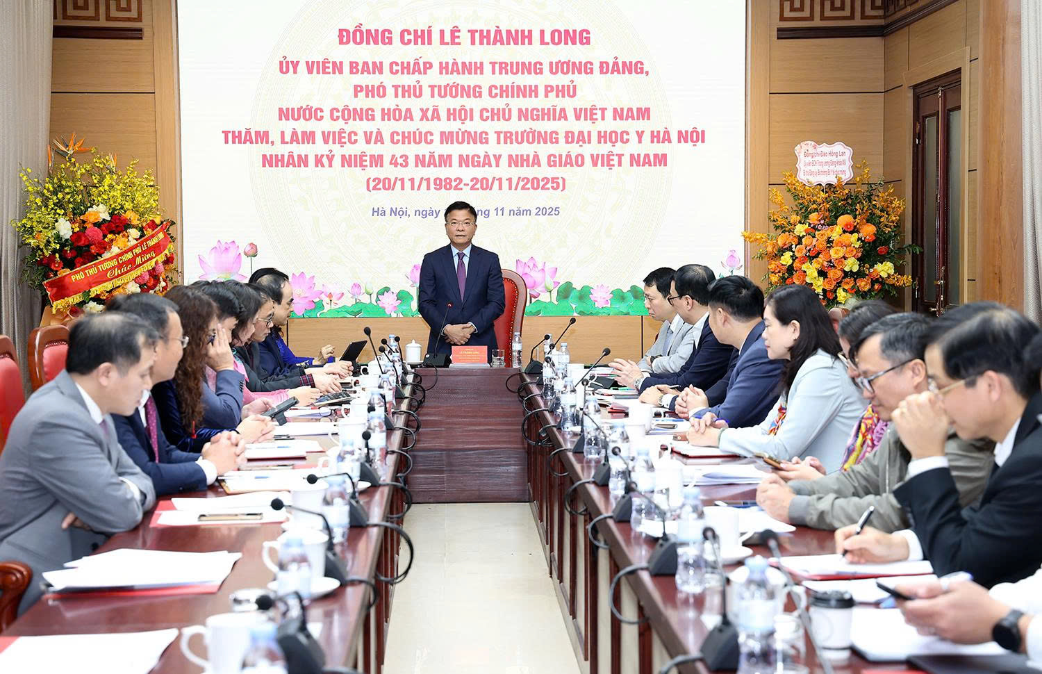 Thời cơ đặc biệt cho sự phát triển của Trường Đại học Y Hà Nội- Ảnh 9. Thời cơ đặc biệt cho sự phát triển của Trường Đại học Y Hà Nội- Ảnh 9.