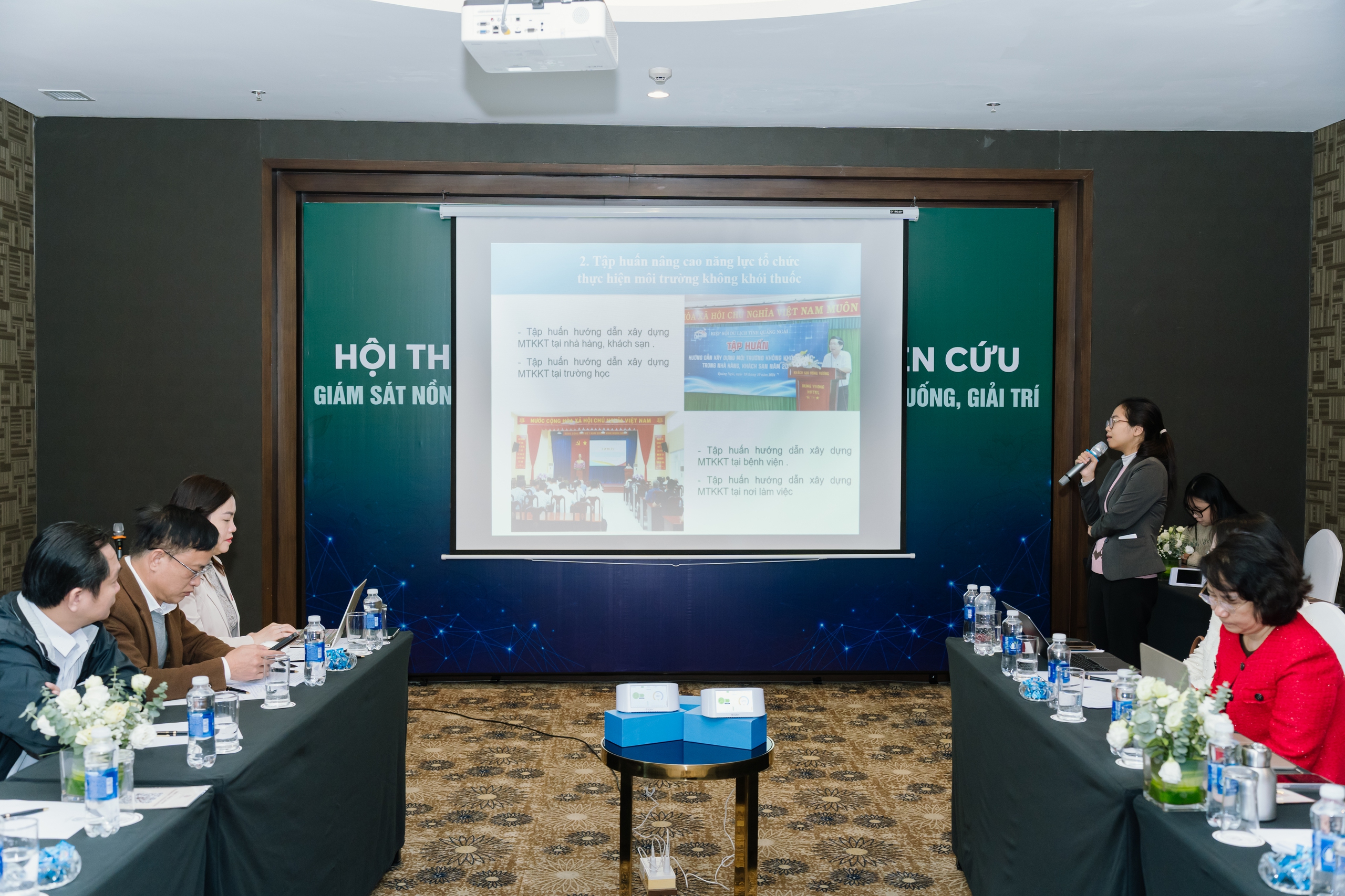 Nồng độ bụi mịn PM2.5 tăng gấp 2 lần khuyến cáo của WHO tại nơi vẫn cho hút thuốc trong nhà- Ảnh 5.