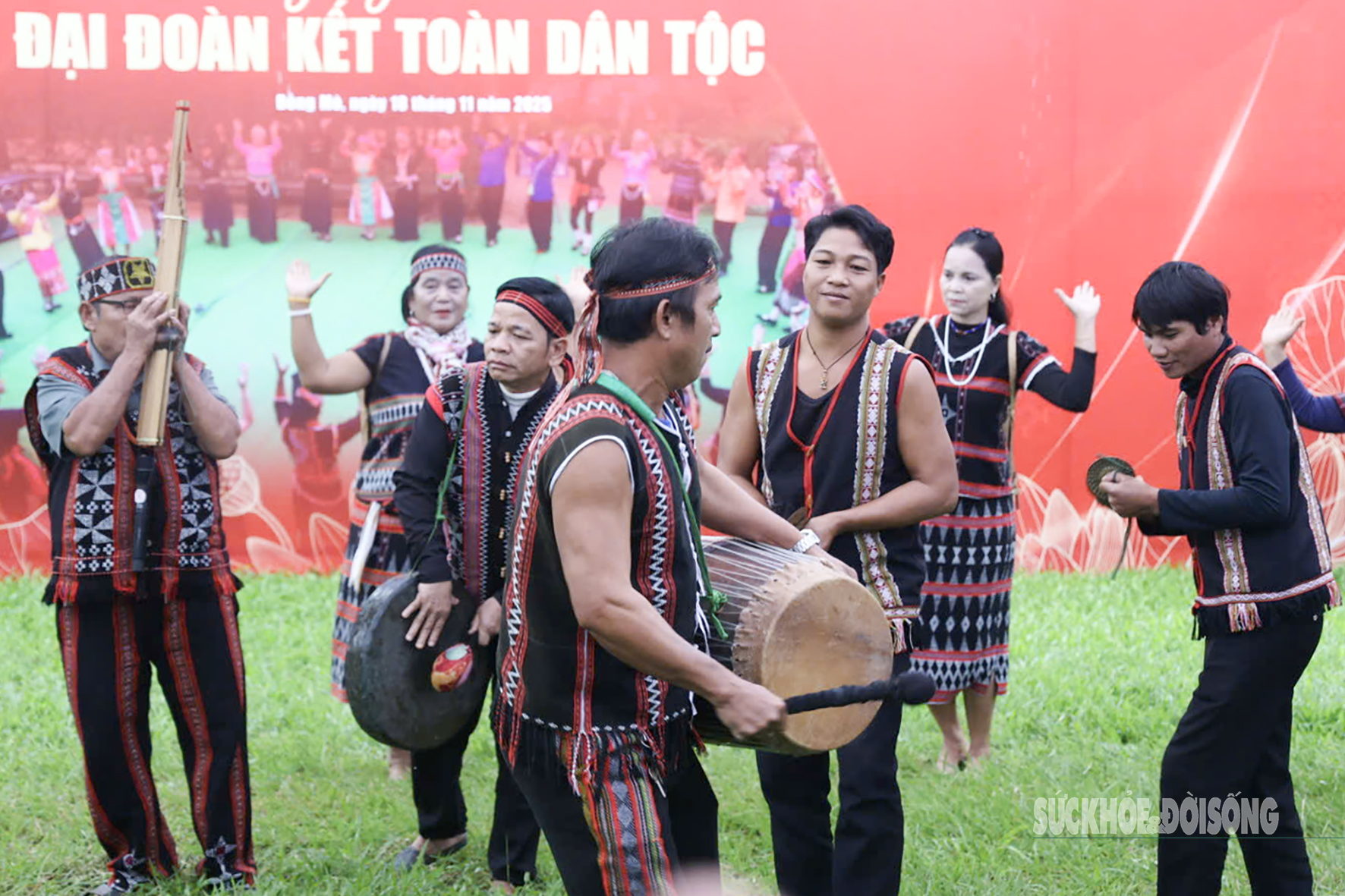 Sắc màu đoàn kết rực sáng tại Làng Văn hóa - Du lịch các dân tộc Việt Nam- Ảnh 9.