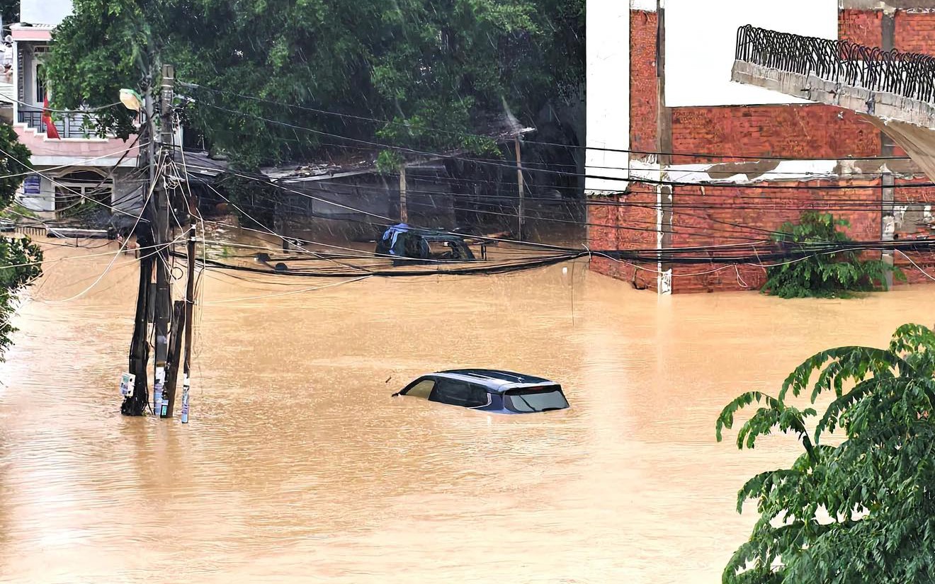 Bộ Quốc phòng huy động tối đa lực lượng ứng phó lũ đặc biệt lớn tại Khánh Hòa, Đắk Lắk, Gia Lai- Ảnh 2.