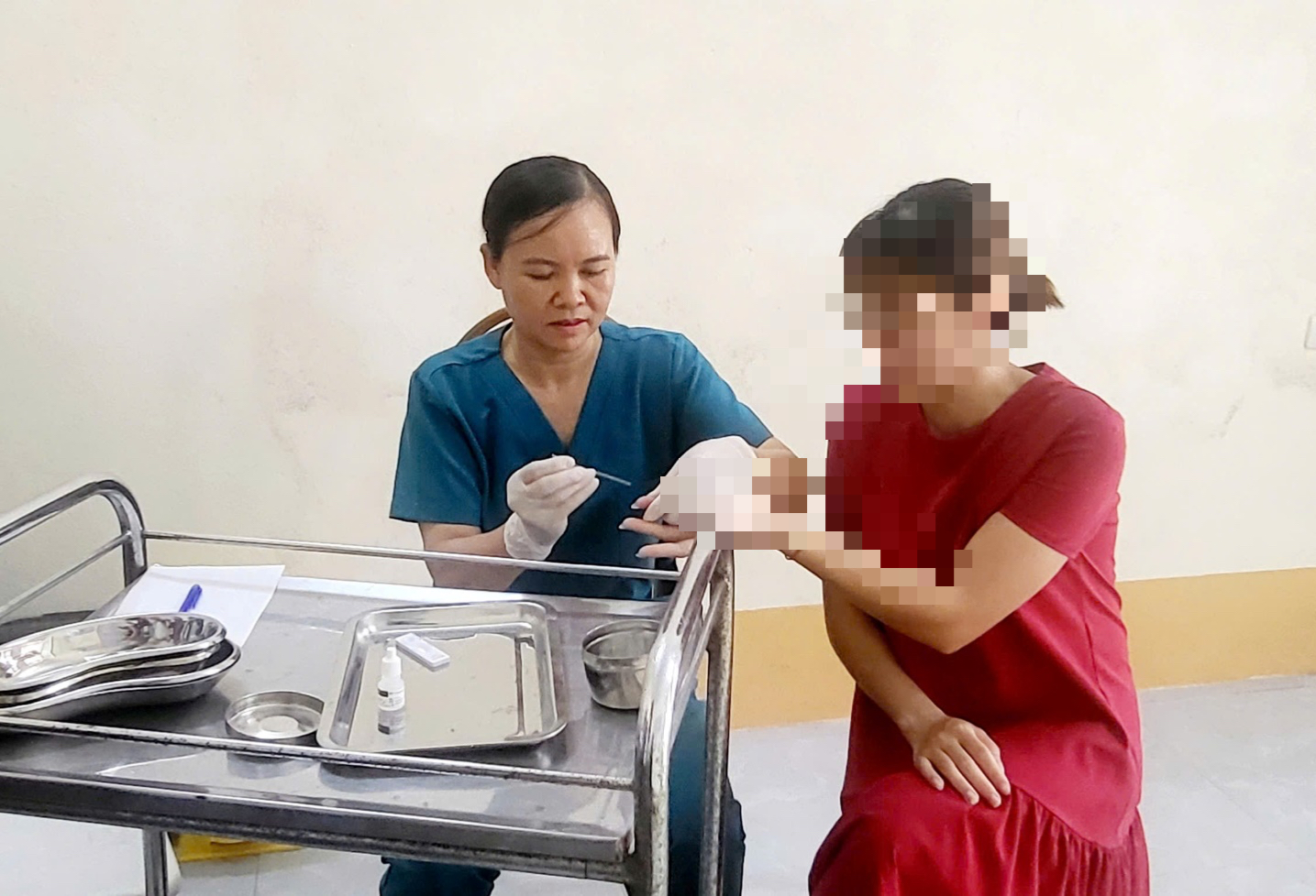 Phòng chống HIV/AIDS tại Ninh Bình, từ chính sách đặc thù đến những chuyển biến về kiểm soát tình hình dịch- Ảnh 3. Phòng chống HIV/AIDS tại Ninh Bình, từ chính sách đặc thù đến những chuyển biến về kiểm soát tình hình dịch- Ảnh 3.