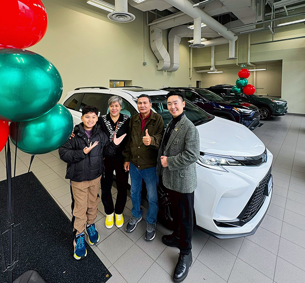 Cháu ngoại chưa chào đời, bố mẹ Hoa hậu Diễm Hương đã mua xế hộp tặng- Ảnh 1.