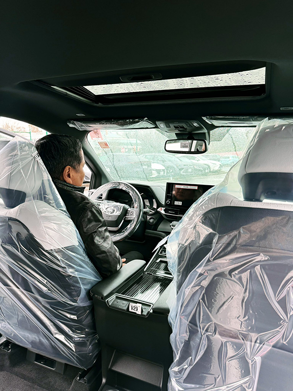 Cháu ngoại chưa chào đời, bố mẹ Hoa hậu Diễm Hương đã mua xế hộp tặng- Ảnh 3.