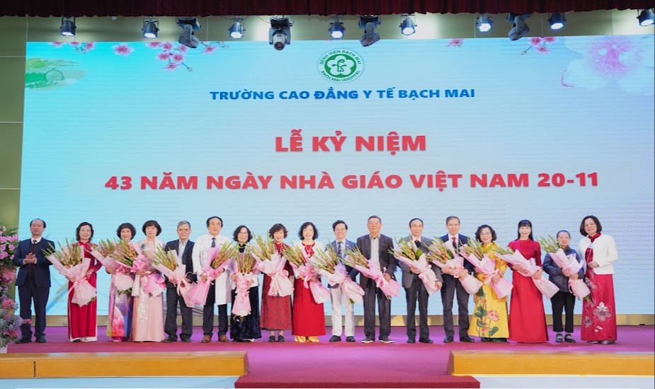 Ngành Y tế luôn trân trọng, biết ơn, tự hào về các thế hệ thầy, cô giáo, giảng viên y khoa...
- Ảnh 3.