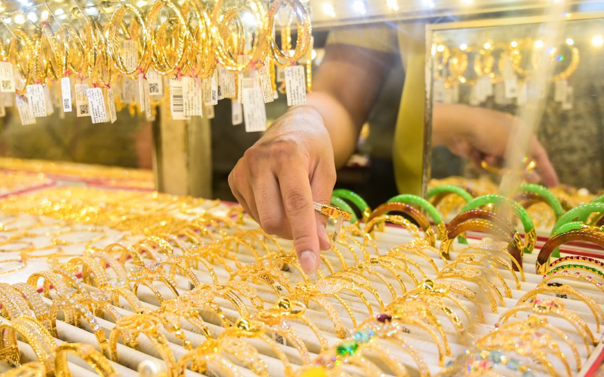 Giá vàng hôm nay ngày 20/11 đồng loạt giảm mạnh