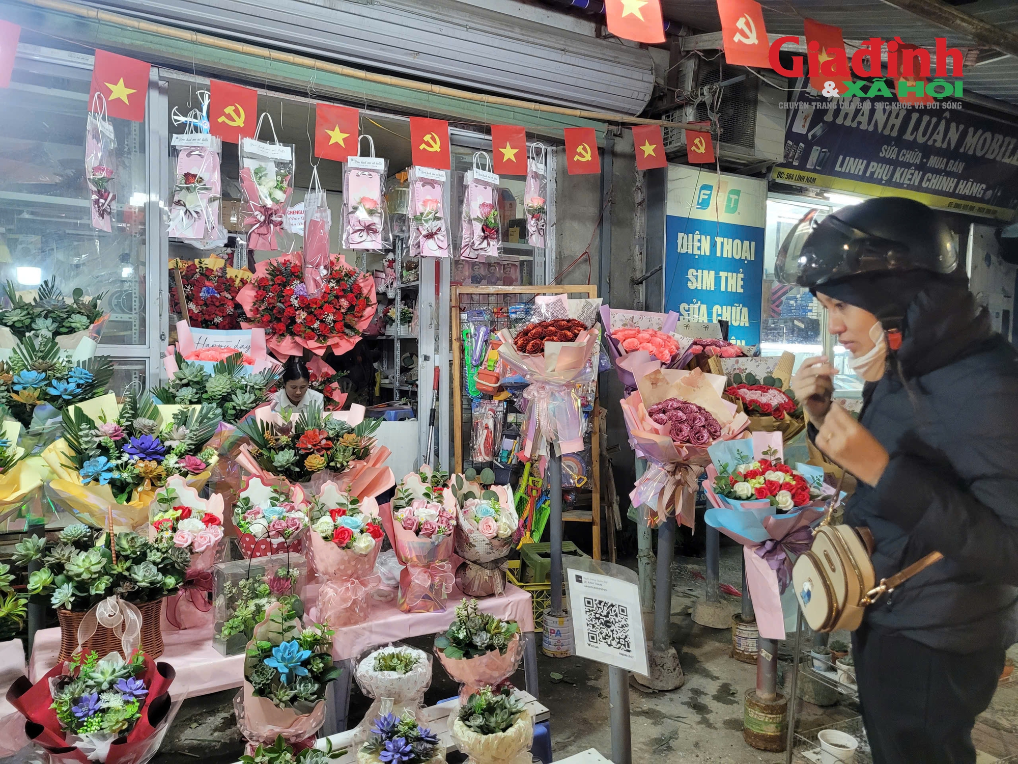 Loại cây cảnh bán chạy giá từ 80.000 đồng được phụ huynh và học sinh săn lùng để làm quà tặng thầy cô- Ảnh 1.