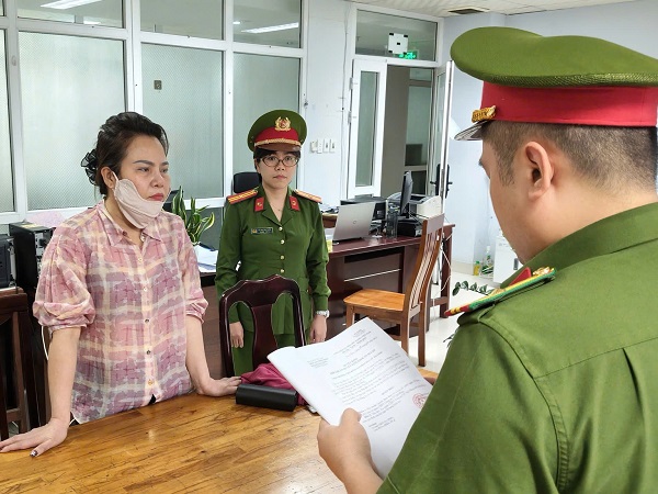 Nữ doanh nhân ở Đà Nẵng mất hàng trăm triệu vì tin lời 'Cô đồng' giúp làm ăn thuận lợi- Ảnh 2.
