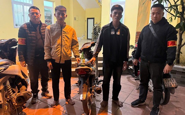 Khởi tố nhóm thanh thiếu niên mang hung khí gây rối trong đêm- Ảnh 2.