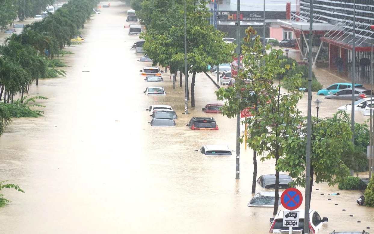 Sau mưa lũ lịch sử, Biển Đông vẫn còn 1-2 cơn bão nữa trong thời gian tới