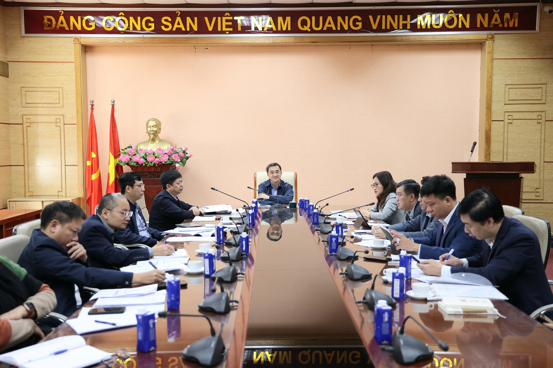 Sớm hoàn thiện Nghị quyết cơ chế, chính sách đặc thù, đưa vào hoạt động Cơ sở 2 Bệnh viện Bạch Mai, Hữu nghị Việt Đức- Ảnh 6.