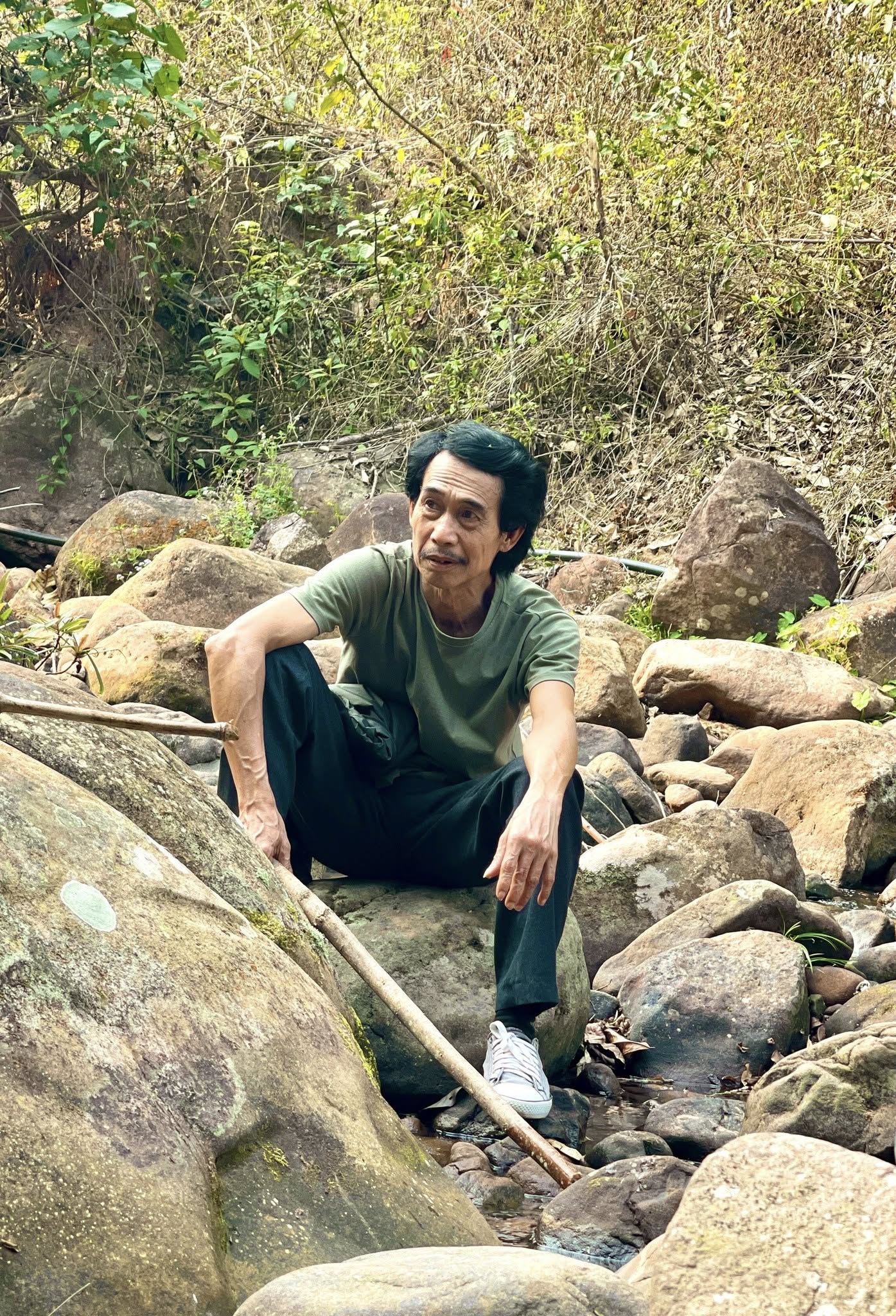 NSƯT Phú Đôn người đàn ông khắc khổ trên phim, khi về hưu sống bình yên bên vợ trẻ đẹp kém 25 tuổi- Ảnh 4.