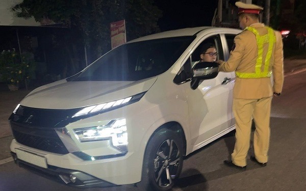 Tối 21/11, cả nước phát hiện hơn 1.500 trường hợp vi phạm nồng độ cồn