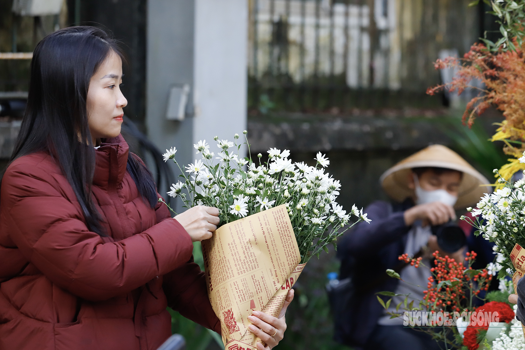 Hà Nội dịu dàng mùa hoa 'gọi đông'- Ảnh 6.