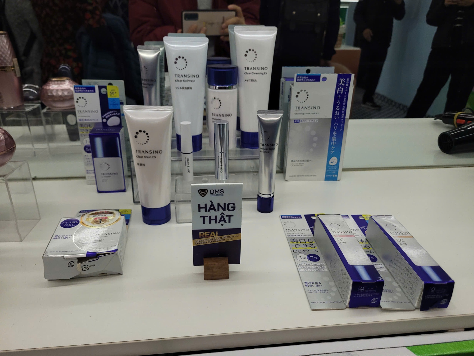 Cận cảnh mỹ phẩm xuất xứ Nhật Bản được sản xuất giả tinh vi, khó phân biệt bằng mắt thường- Ảnh 6.