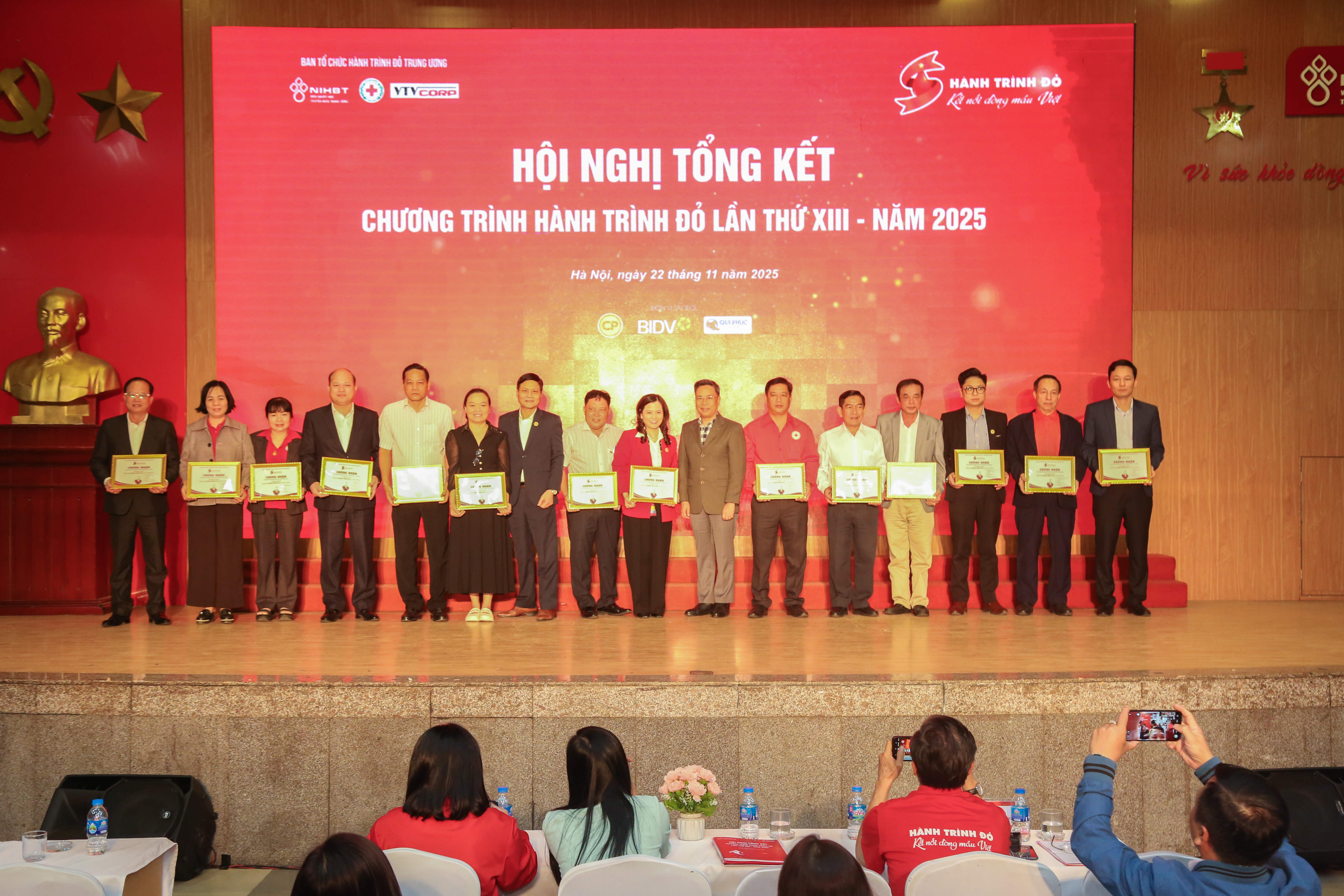 Hơn 1 triệu đơn vị máu được hiến tặng qua 13 tổ chức Hành trình Đỏ- Ảnh 4.