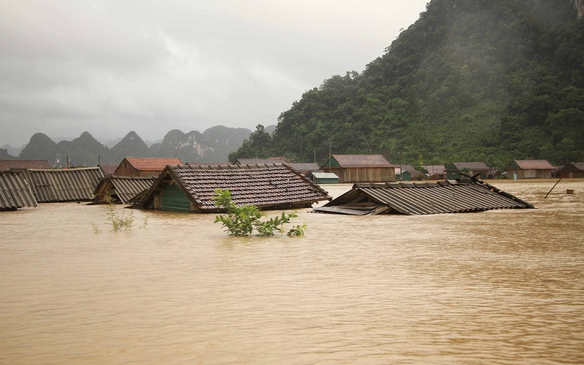 Chuyên gia nhận định về khả năng có bão số 15 trên Biển Đông- Ảnh 1.