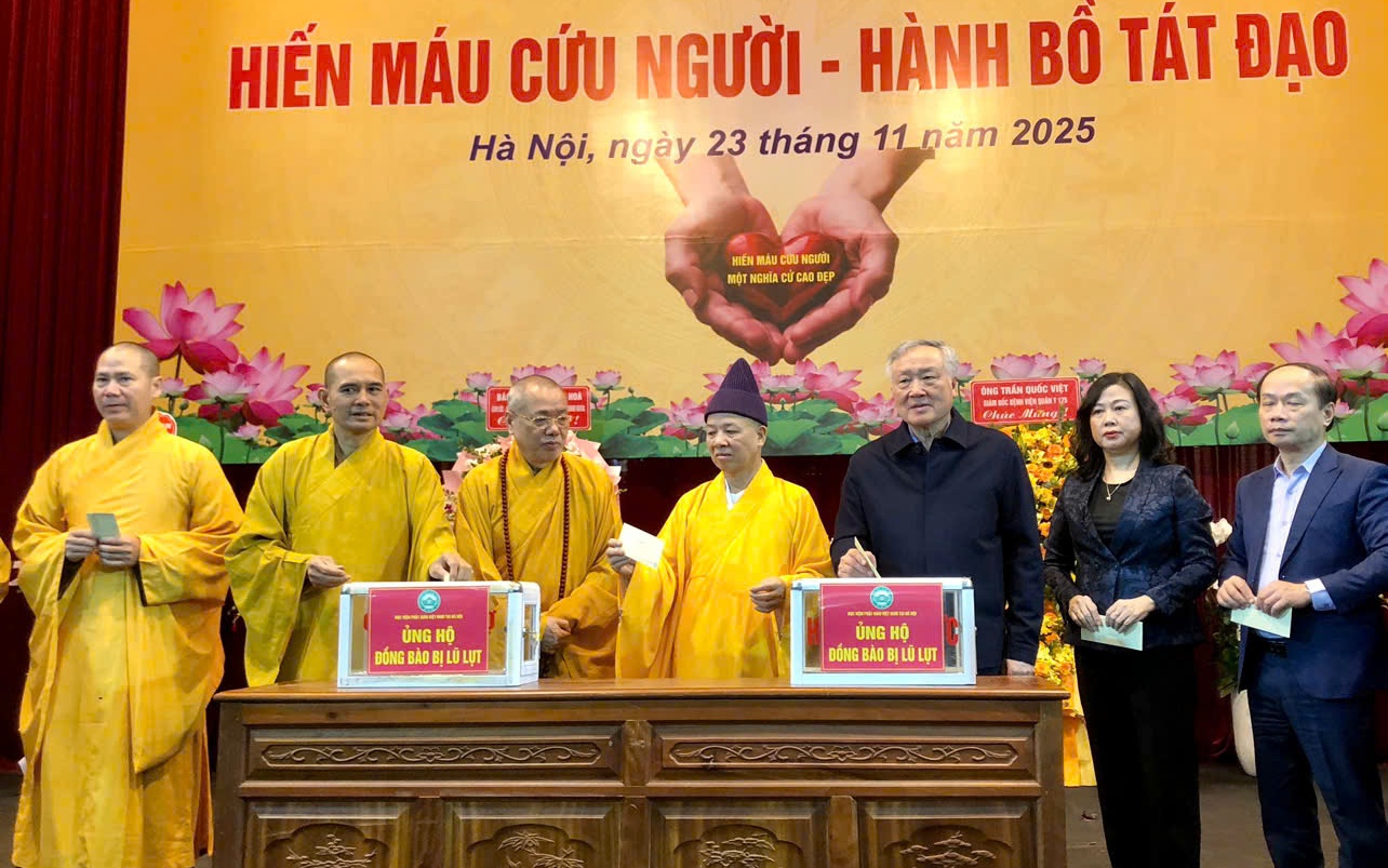 Ngày hội ‘Hiến máu cứu người - Hành Bồ Tát đạo’, hướng về đồng bào miền Trung, Tây Nguyên bị ảnh hưởng mưa lũ