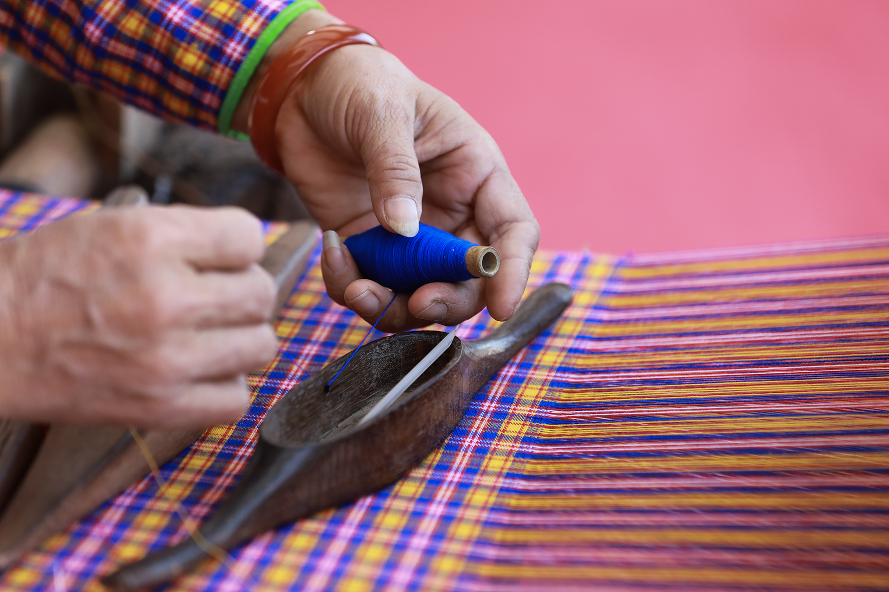 Phụ nữ Mường gìn giữ linh hồn thổ cẩm- Ảnh 2. Phụ nữ Mường gìn giữ linh hồn thổ cẩm- Ảnh 2.