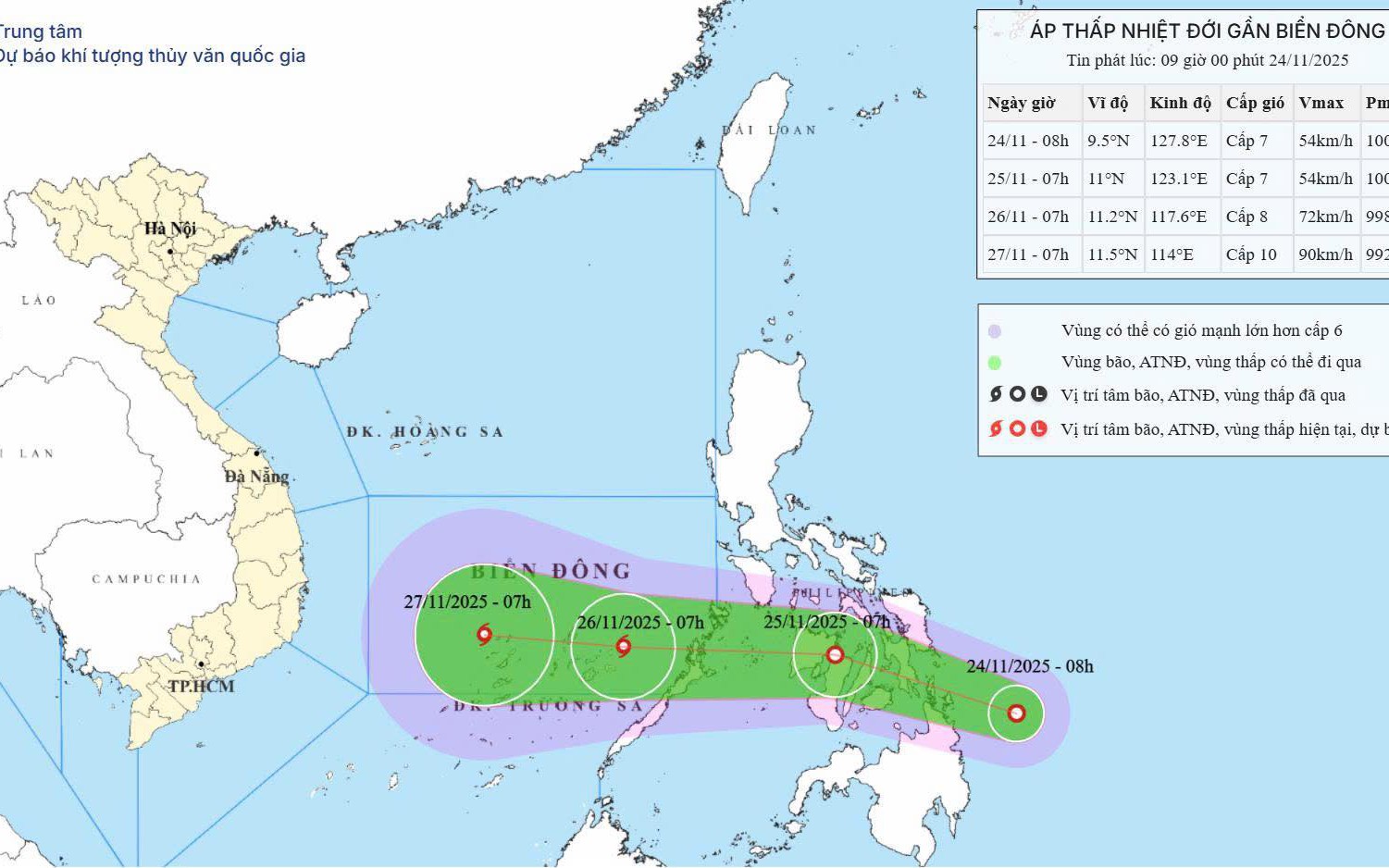 Biển Đông sắp đón bão số 15, miền Trung lại hứng mưa lớn