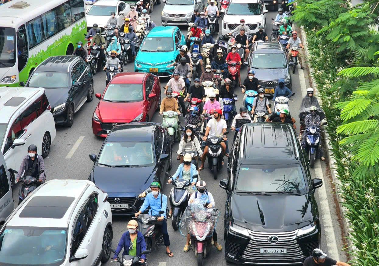 Hà Nội dự kiến hỗ trợ tối đa 20 triệu đồng cho người dân đổi xe máy điện- Ảnh 1. Hà Nội dự kiến hỗ trợ tối đa 20 triệu đồng cho người dân đổi xe máy điện- Ảnh 1.