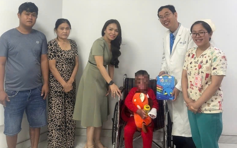 Bé trai ở Tây Ninh bị cha đổ xăng phóng hoả đã khoẻ lại