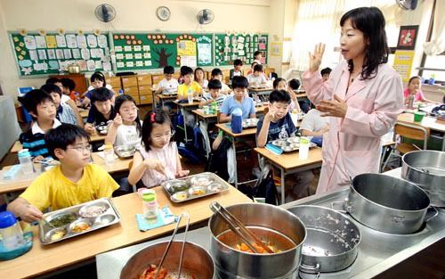 Hàn Quốc và bữa ăn trưa miễn phí: Khi dinh dưỡng là phúc lợi công bằng cho mọi trẻ em