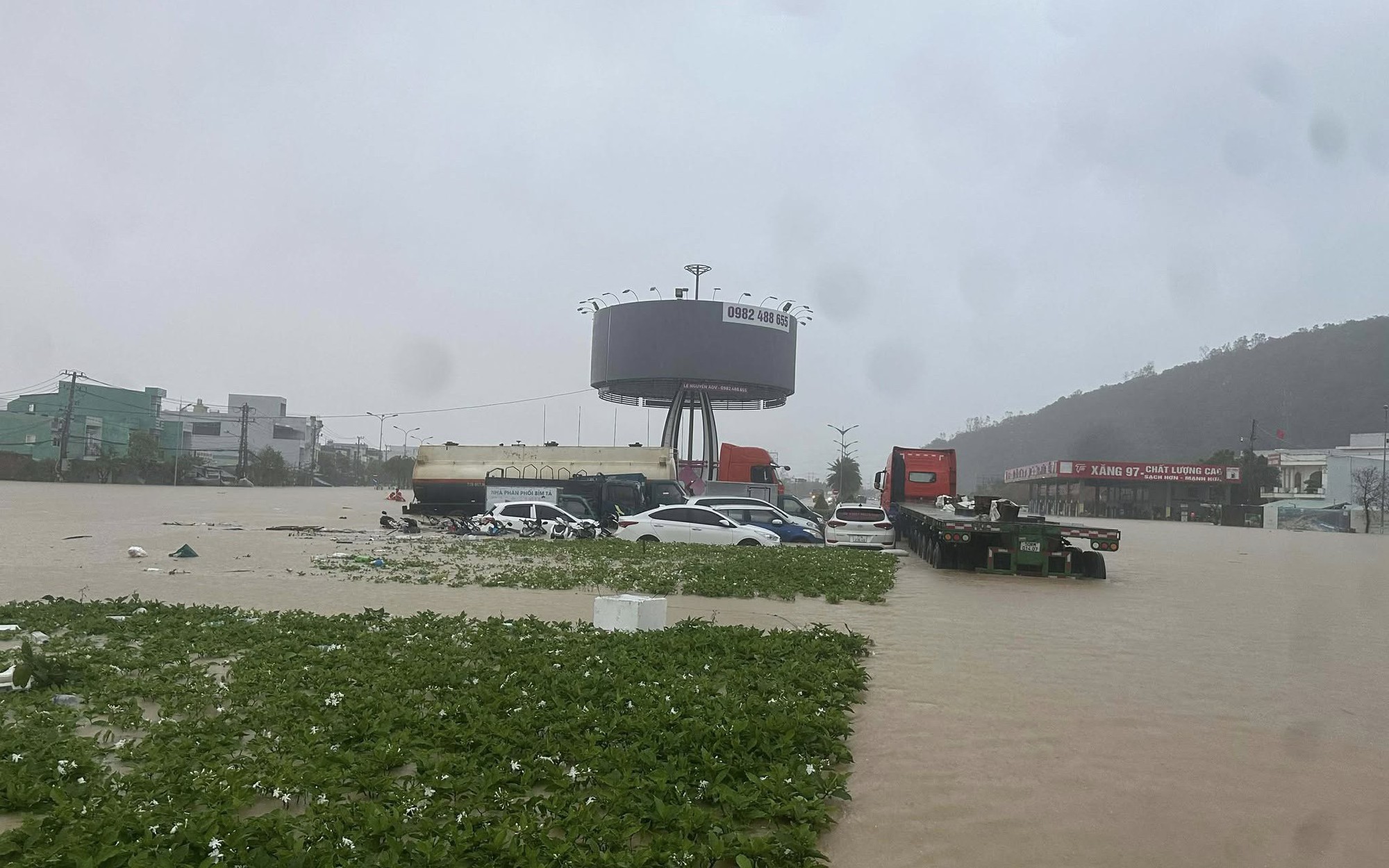 Thông tin mới nhất về thiệt hại do mưa lũ ở miền Trung