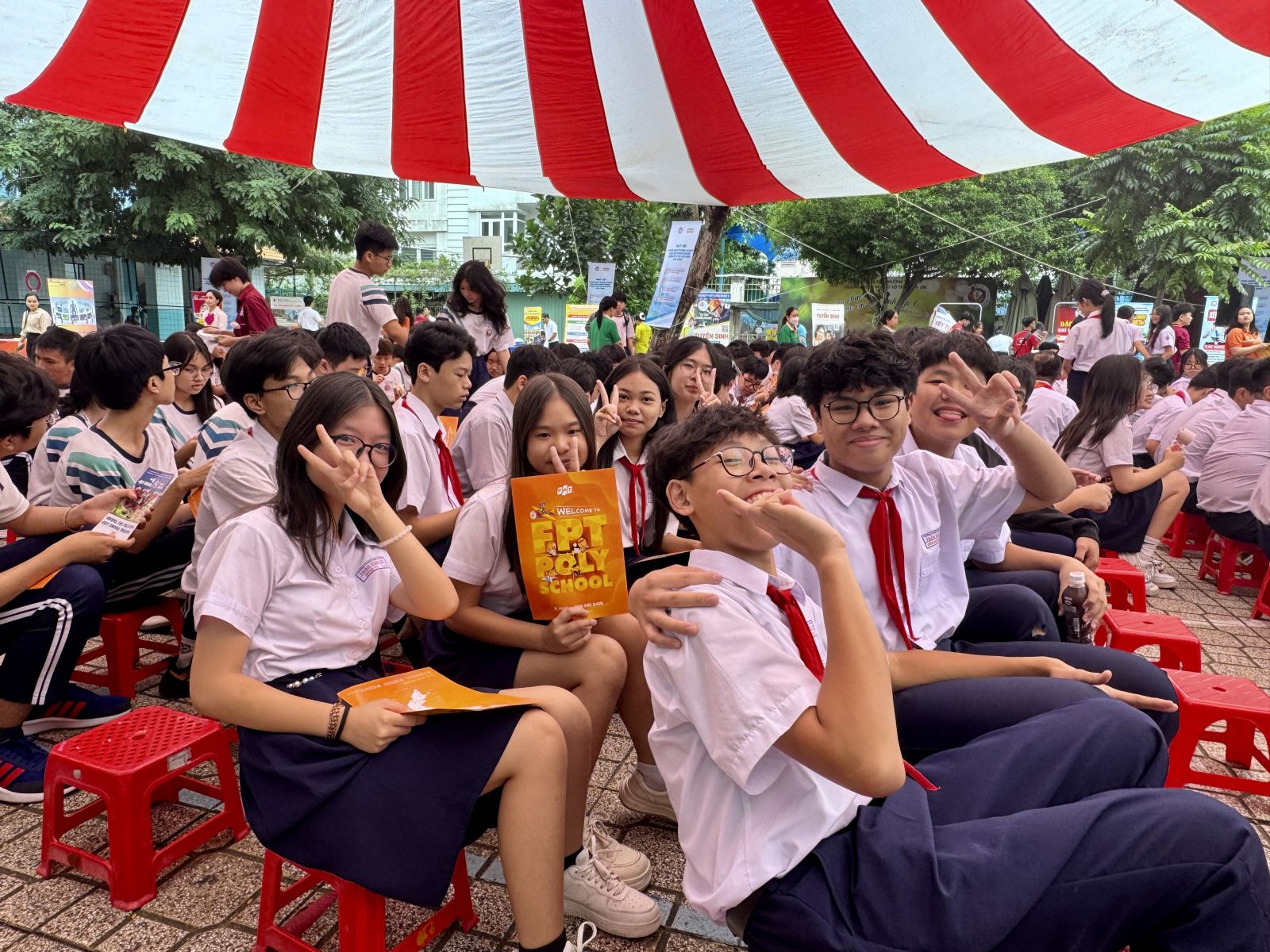 TP Hồ Chí Minh: Các trường bắt đầu hoàn trả tiền BHYT cho học sinh- Ảnh 1.