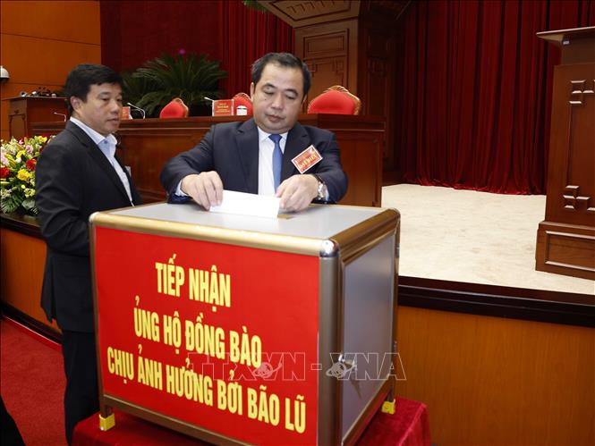 Tổng Bí thư Tô Lâm và các đại biểu ủng hộ đồng bào bão lũ- Ảnh 10.