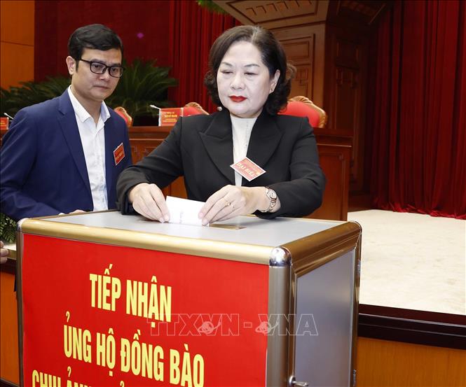 Tổng Bí thư Tô Lâm và các đại biểu ủng hộ đồng bào bão lũ- Ảnh 8.