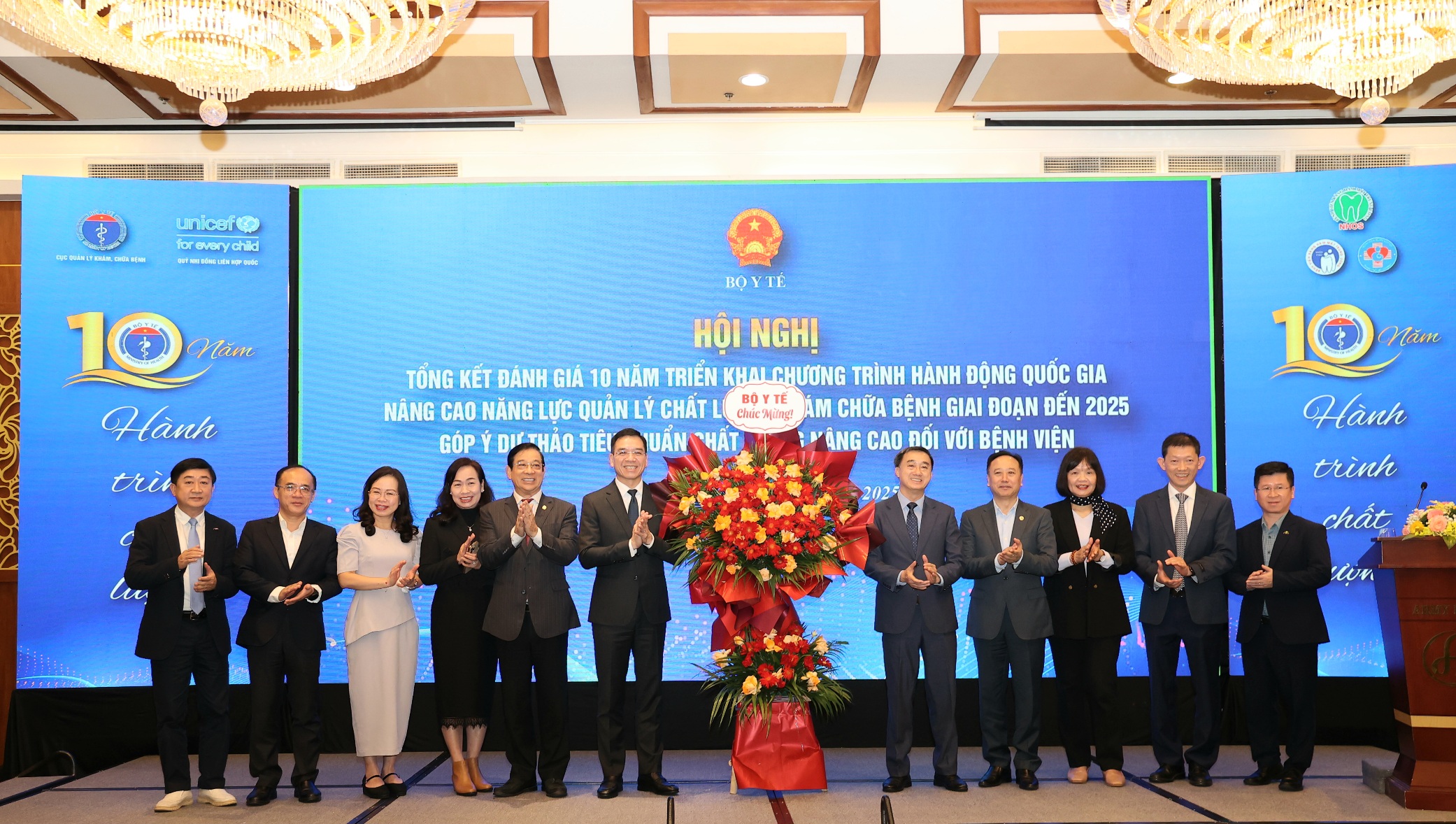 Thứ trưởng Trần Văn Thuấn: Nhiều người bệnh quốc tế đã lựa chọn Việt Nam như một điểm đến tin cậy- Ảnh 4. Thứ trưởng Trần Văn Thuấn: Nhiều người bệnh quốc tế đã lựa chọn Việt Nam như một điểm đến tin cậy- Ảnh 4.