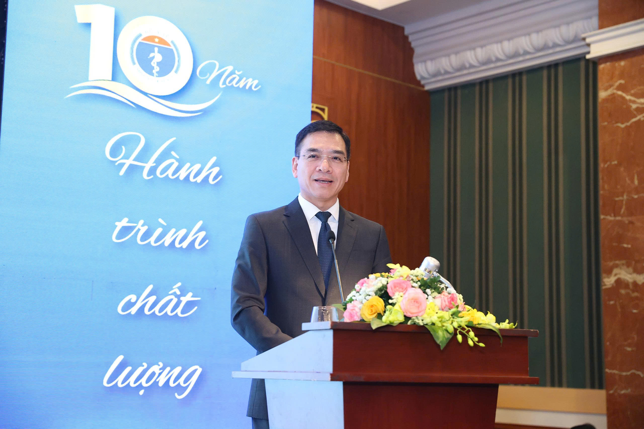 Thứ trưởng Trần Văn Thuấn: Nhiều người bệnh quốc tế đã lựa chọn Việt Nam như một điểm đến tin cậy- Ảnh 5. Thứ trưởng Trần Văn Thuấn: Nhiều người bệnh quốc tế đã lựa chọn Việt Nam như một điểm đến tin cậy- Ảnh 5.