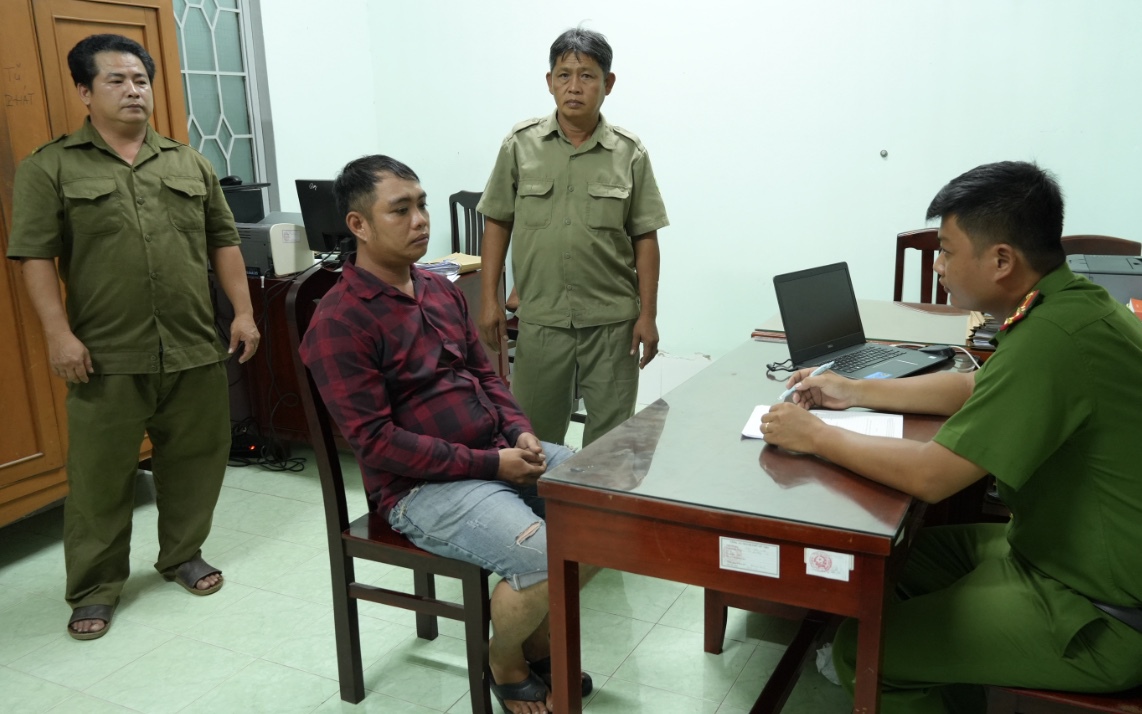 Bắt nhóm người đánh bạc theo kiểu 'cờ bạc làng'- Ảnh 2.