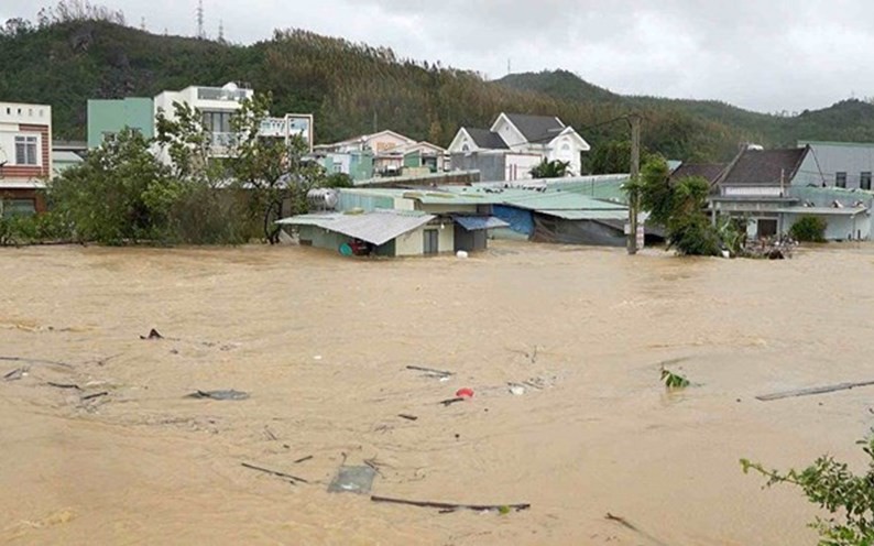 Chuyện ông nông dân vượt hiểm nguy, cứu hàng chục người chới với trong trận lũ lụt lịch sử- Ảnh 6.