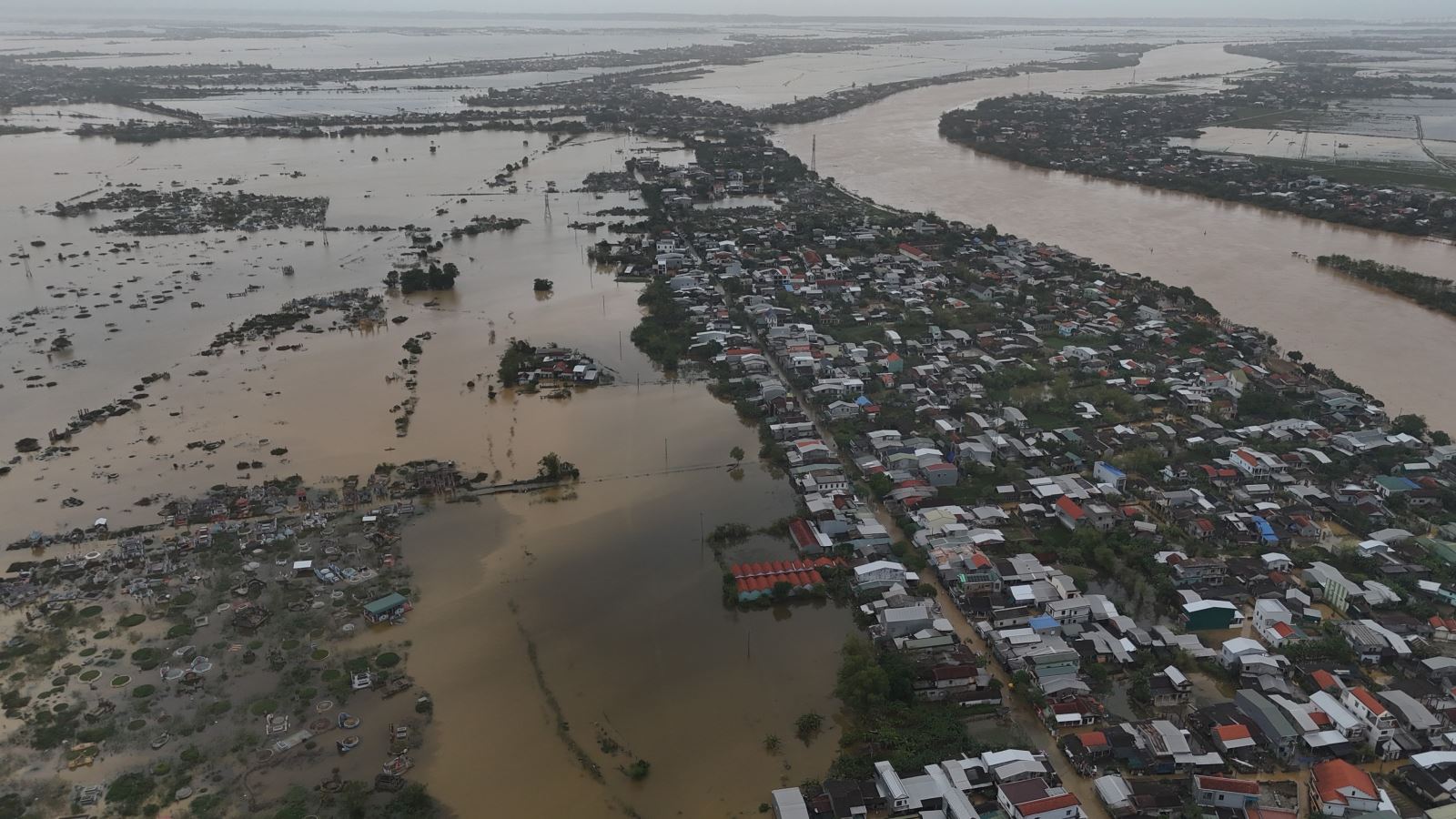 Nguyên nhân bão xảy ra liên tiếp và mưa kỷ lục ở Đông Nam Á- Ảnh 2. Nguyên nhân bão xảy ra liên tiếp và mưa kỷ lục ở Đông Nam Á- Ảnh 2.