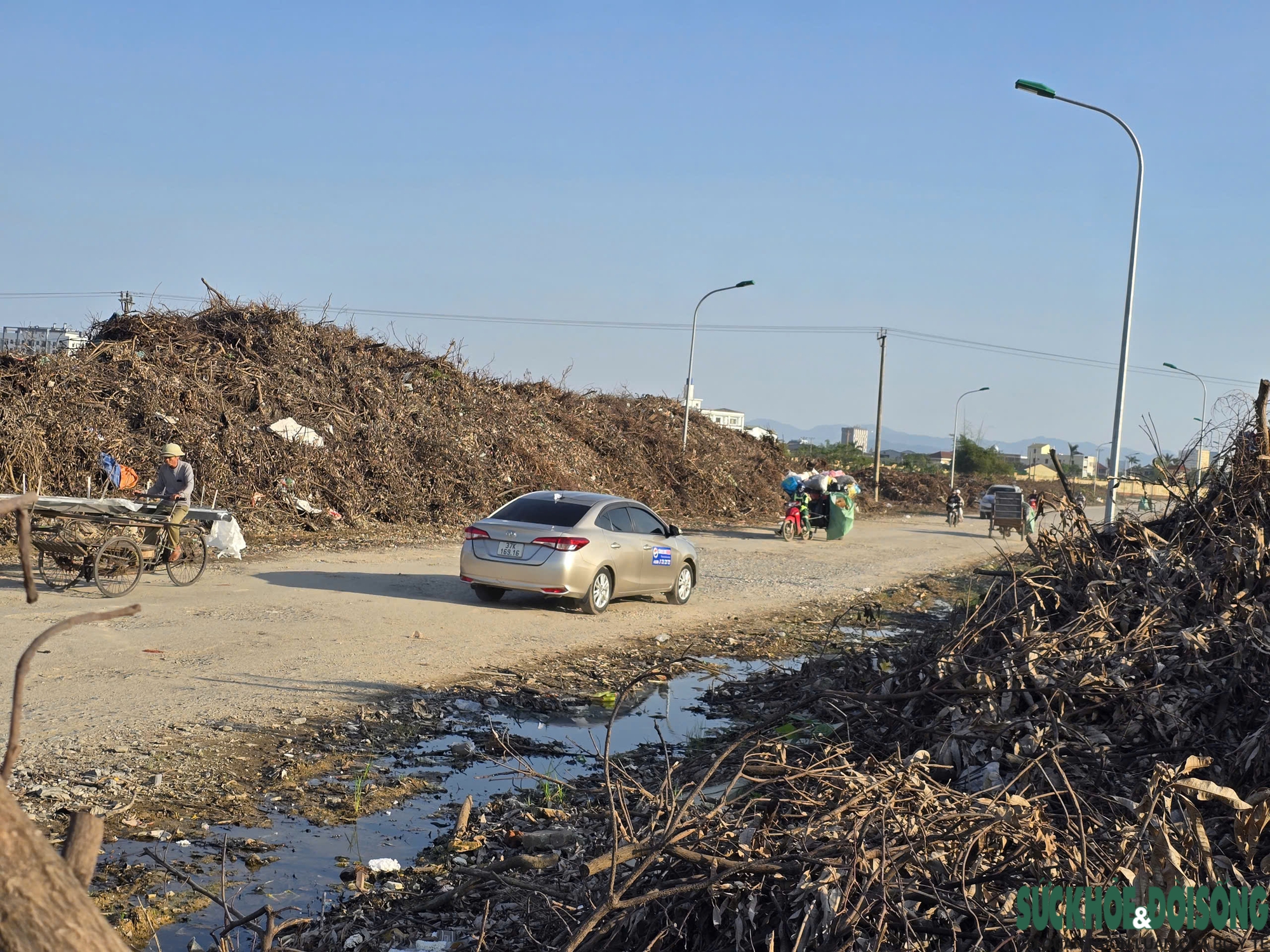 Nghệ An: Rác chất thành núi gây ô nhiễm- Ảnh 3.