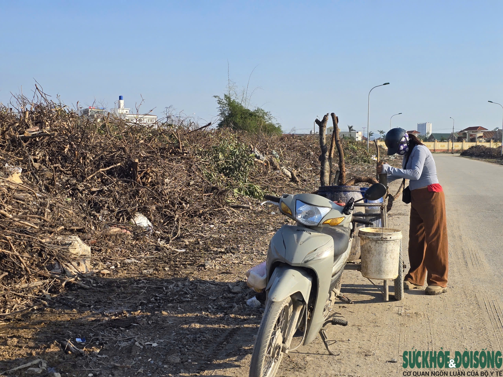 Nghệ An: Rác chất thành núi gây ô nhiễm- Ảnh 15.