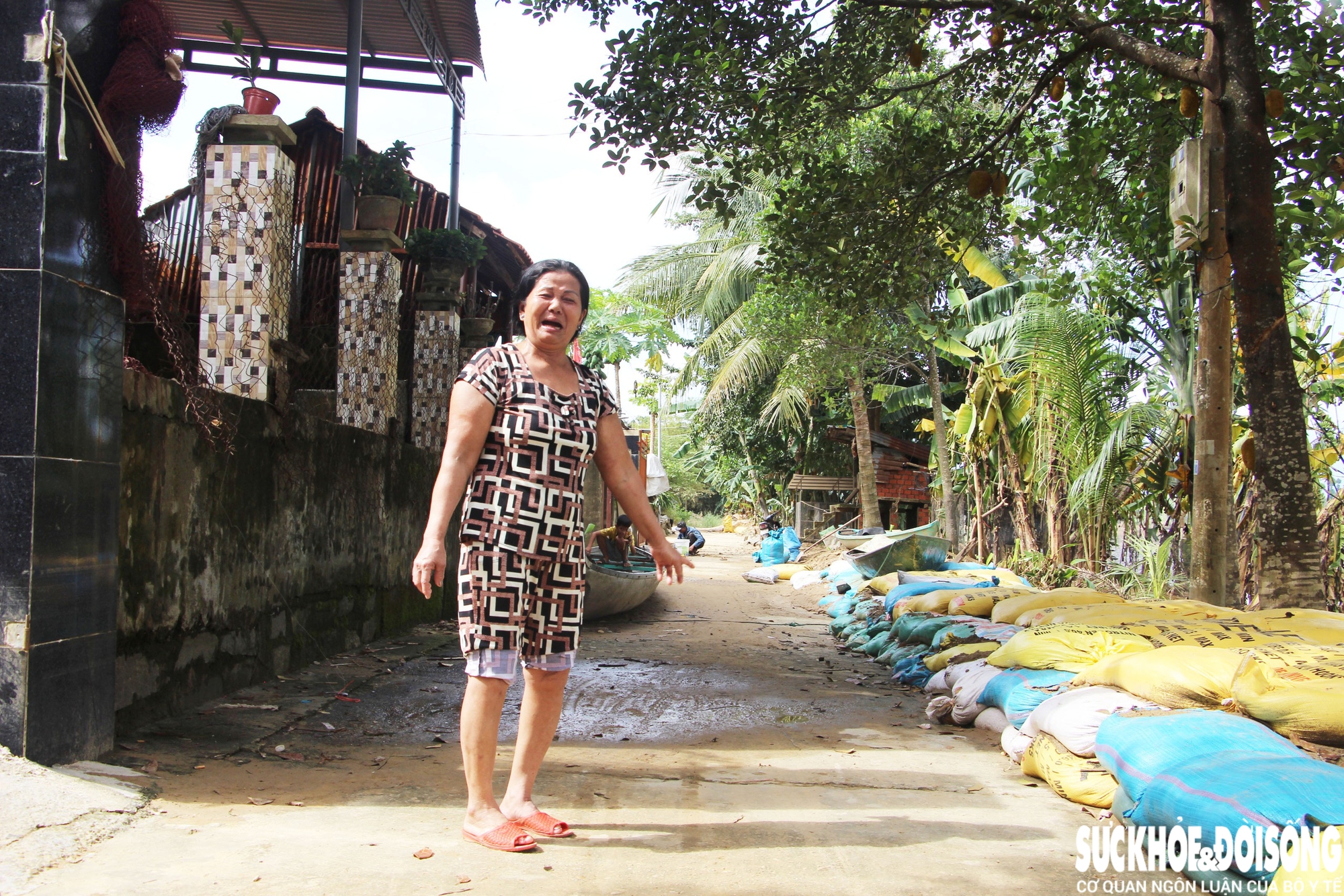 Sạt lở 'đe dọa' hàng trăm hộ dân, Đà Nẵng công bố tình huống khẩn cấp về thiên tai- Ảnh 3. Sạt lở 'đe dọa' hàng trăm hộ dân, Đà Nẵng công bố tình huống khẩn cấp về thiên tai- Ảnh 3.