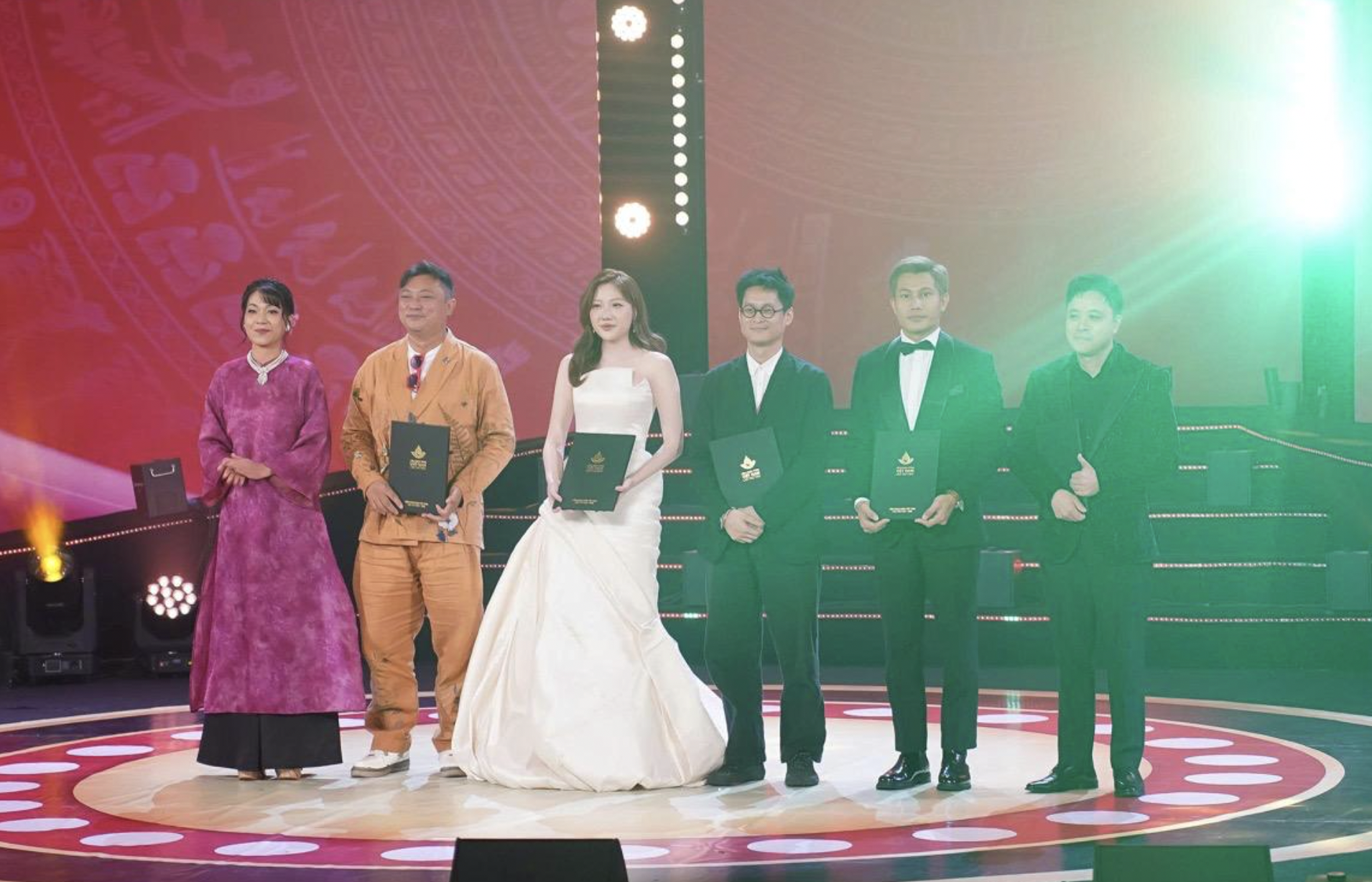 Diễn viên vừa giành giải Nữ chính xuất sắc nhất tại Liên hoan phim Việt Nam là ai?- Ảnh 2.