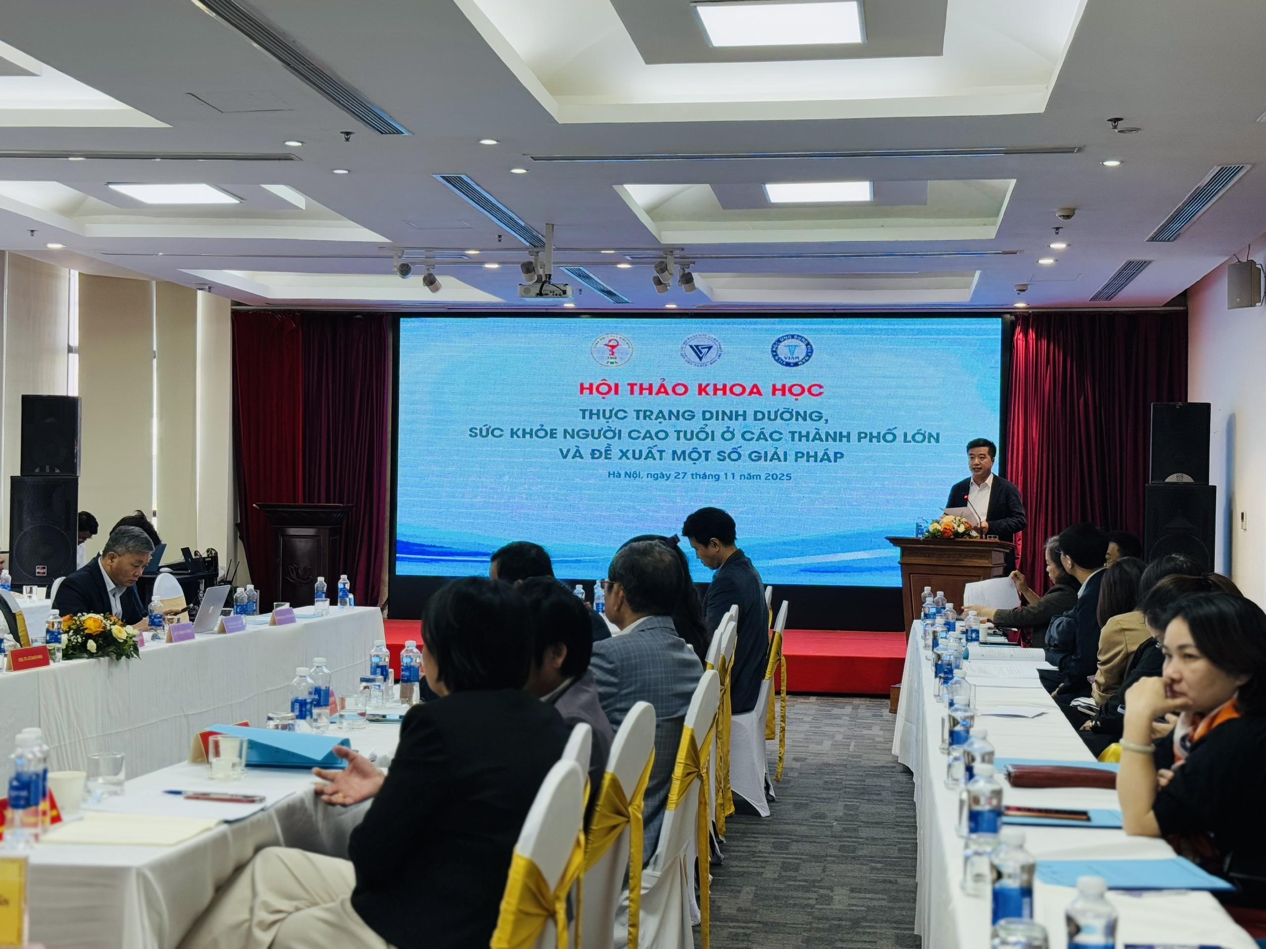 Người cao tuổi ở Hà Nội, TP. Hồ Chí Minh đối mặt với thừa cân béo phì và các bệnh mạn tính- Ảnh 2. Người cao tuổi ở Hà Nội, TP. Hồ Chí Minh đối mặt với thừa cân béo phì và các bệnh mạn tính- Ảnh 2.