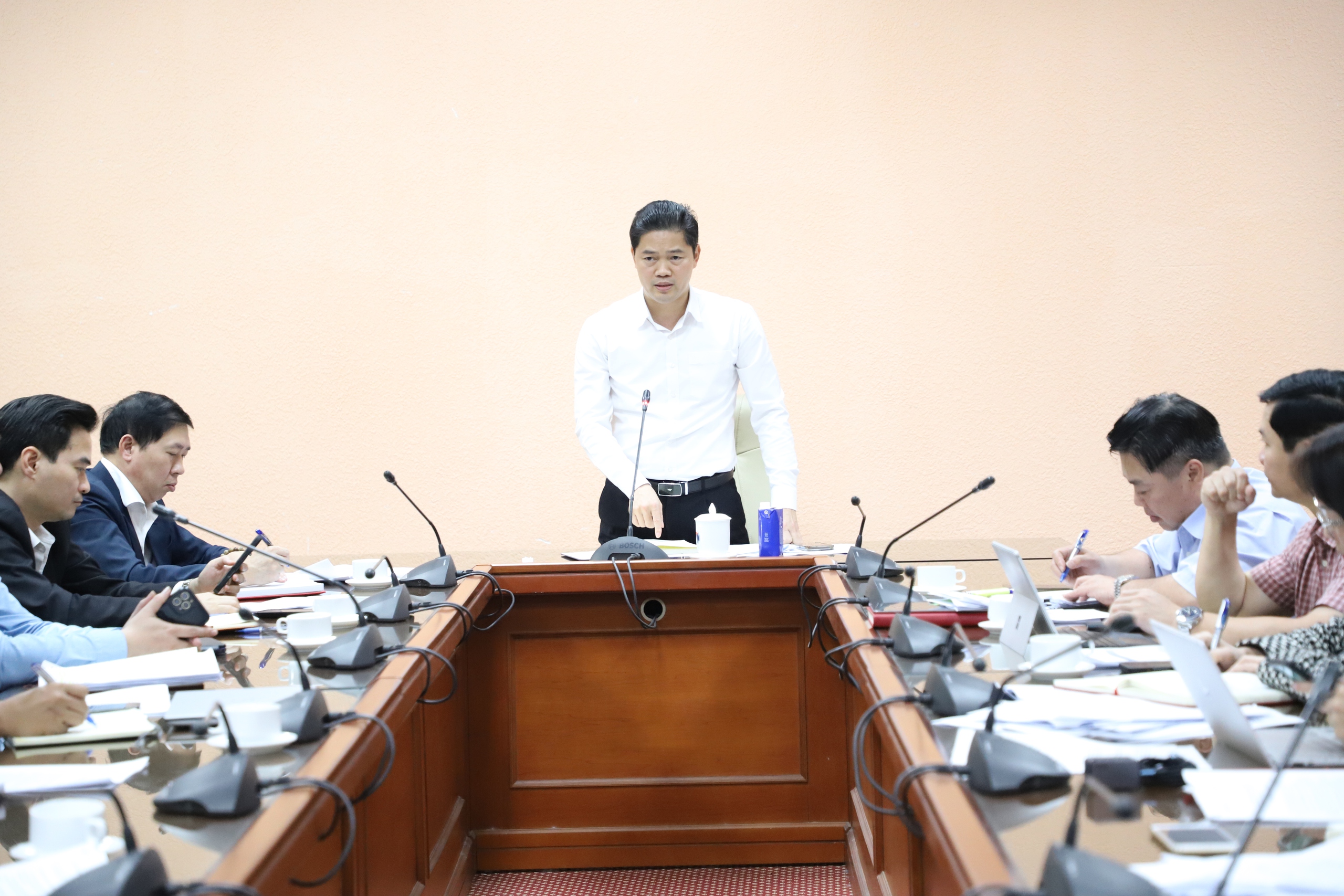 Bộ Y tế tiếp tục nỗ lực cắt giảm, đơn giản hoá thủ tục hành chính- Ảnh 5. Bộ Y tế tiếp tục nỗ lực cắt giảm, đơn giản hoá thủ tục hành chính- Ảnh 5.