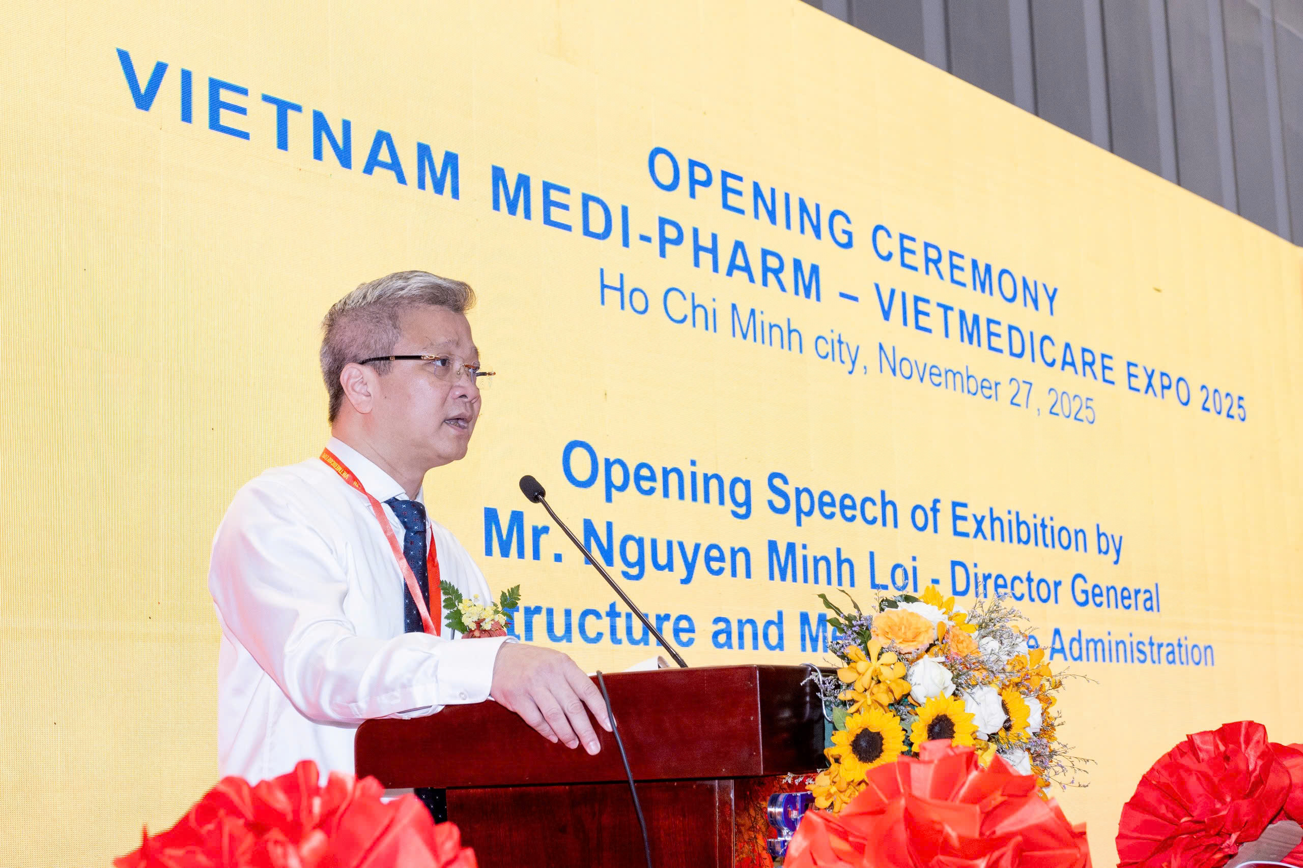 ງານວາງສະແດງຊຸກຍູ້ ແລະ ຊຸກຍູ້ການຮ່ວມມືໃນການຫັນເປັນດິຈິຕອນ ແລະ ວິທະຍາສາດເຕັກໂນໂລຊີໃນຂົງເຂດສາທາລະນະສຸກ, ດຶງດູດນັກທ່ອງທ່ຽວນັບພັນເທື່ອຄົນ - ຮູບທີ 1. Triển lãm quảng bá, thúc đẩy hợp tác chuyển đổi số, khoa học công nghệ trong ngành Y tế thu hút hàng nghìn khách tham quan- Ảnh 1.