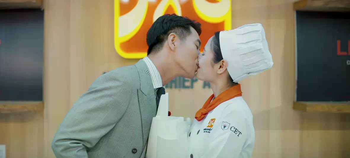 Khán giả 'ấm ức' với cái kết phim ‘Gió ngang khoảng trời xanh’- Ảnh 2.