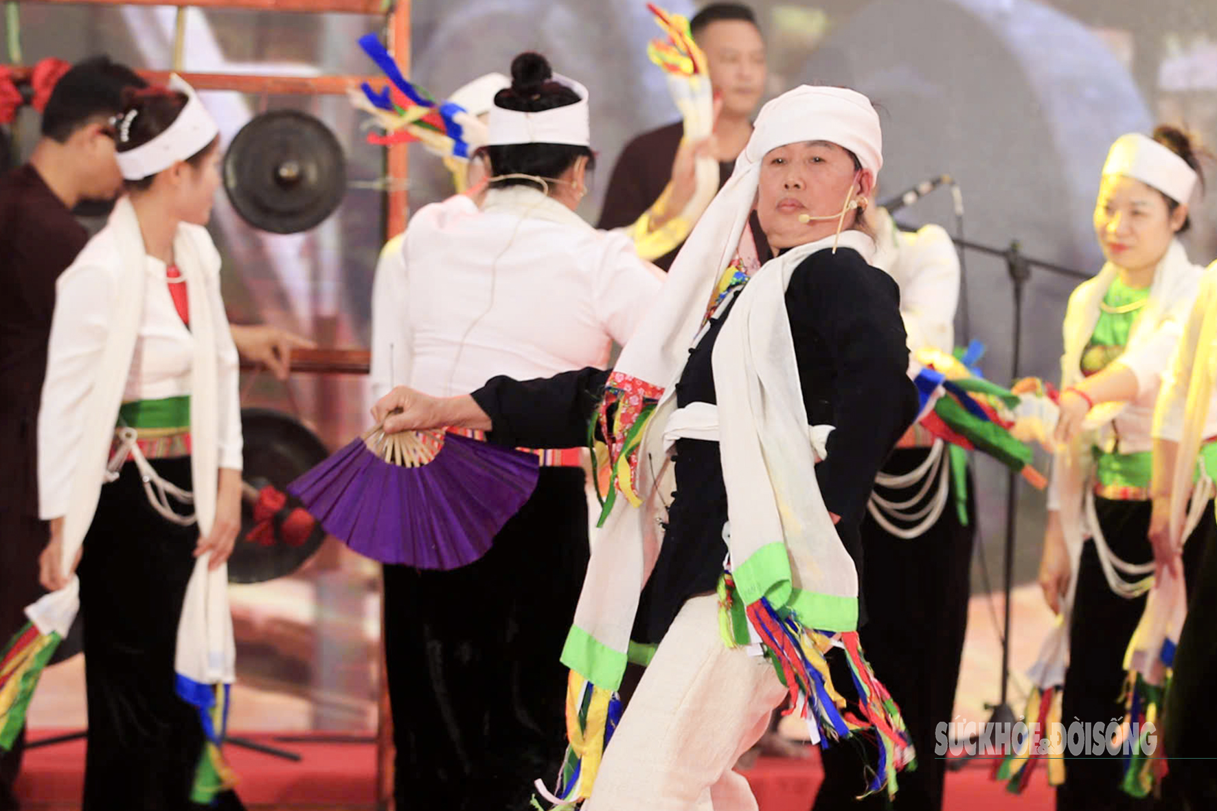 Xem bà Mo thực hiện nghi lễ "Ăn Trường" linh thiêng của người Mường- Ảnh 10.