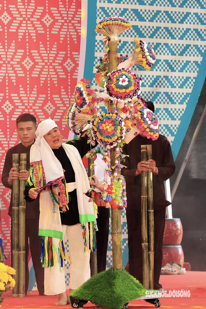 Xem bà Mo thực hiện nghi lễ "Ăn Trường" linh thiêng của người Mường- Ảnh 5.